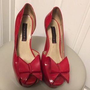 Red Pumps